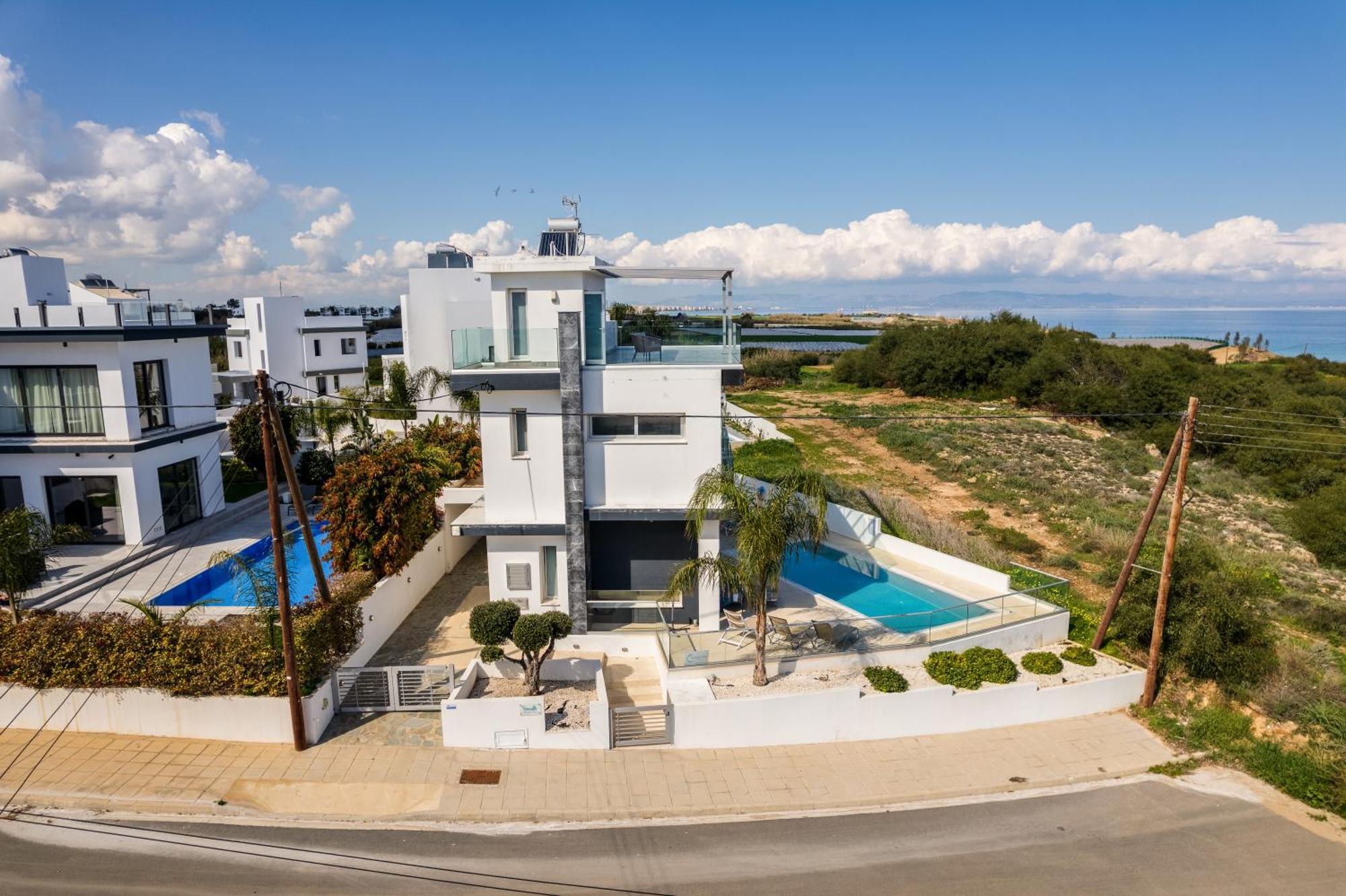 Seaside Luxury Villa Paralímni Eksteriør bilde