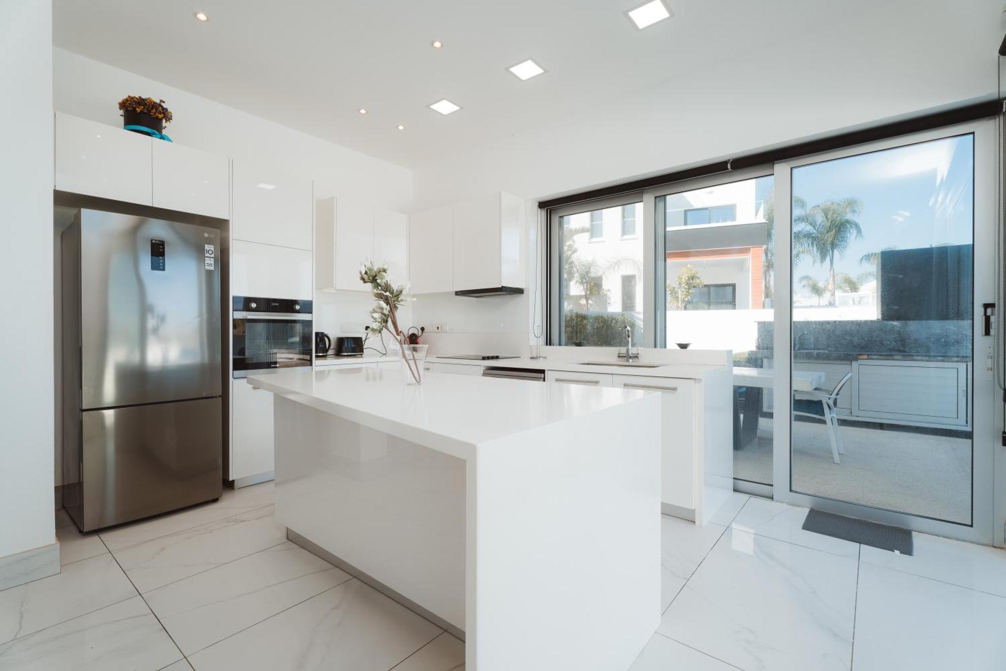 Seaside Luxury Villa Paralímni Eksteriør bilde