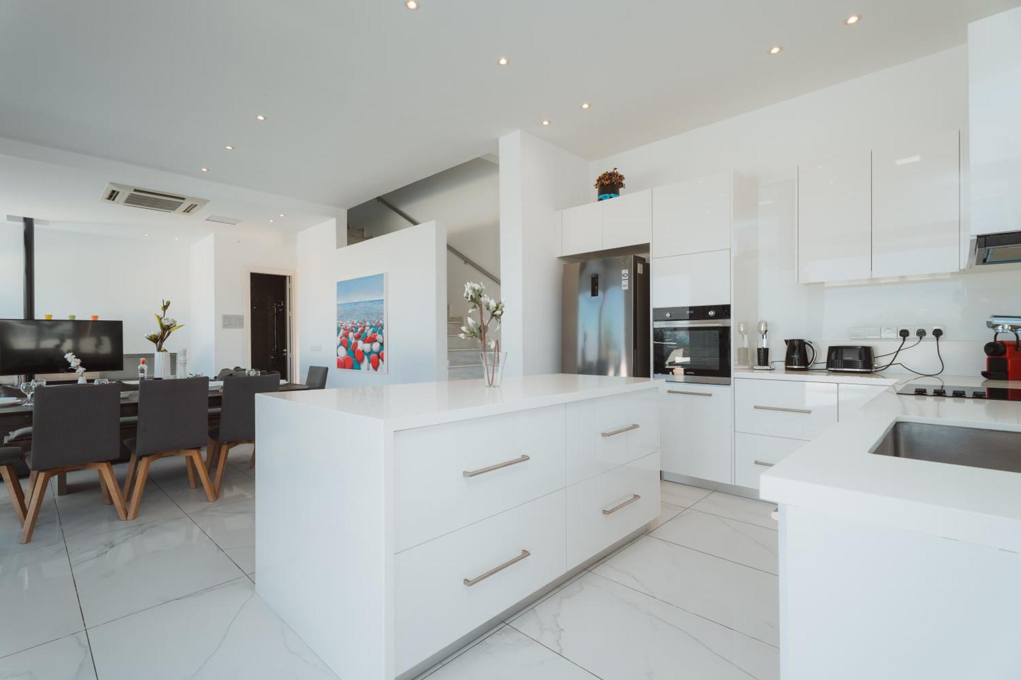 Seaside Luxury Villa Paralímni Eksteriør bilde